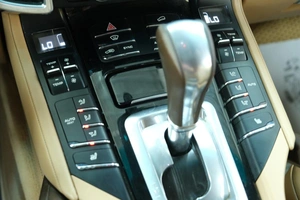 Внедорожник Porsche Cayenne S 2015 года, 3209000 рублей, Омск