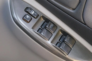 Хетчбэк Toyota Vitz 2001 года, 339000 рублей, Омск