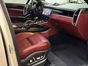 Внедорожник Porsche Cayenne 2018 года, 5697000 рублей, Красноярск