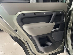 Внедорожник Land Rover Defender 2021 года, 4187000 рублей, Солонцы