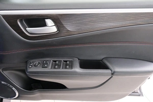 Хетчбэк Honda Jade 2015 года, 1629000 рублей, Красноярск