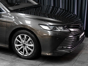 Седан Toyota Camry 2018 года, 2679000 рублей, Тюмень