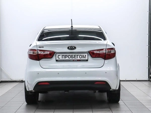 Седан Kia Rio 2012 года, 1000000 рублей, Красноярск
