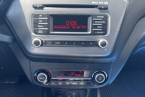 Седан Kia Rio 2015 года, 1050000 рублей, Солонцы