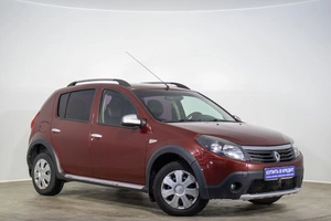 Хетчбэк Renault Sandero 2012 года, 719000 рублей, Оренбург