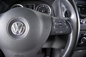 Внедорожник Volkswagen Tiguan 2015 года, 1749000 рублей, Пермь