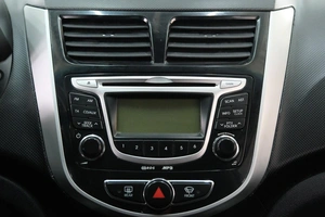 Седан Hyundai Solaris 2012 года, 869000 рублей, Омск