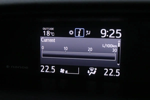 Минивэн Toyota Esquire 2016 года, 2033000 рублей, Солонцы