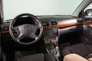 Седан Toyota Avensis 2007 года, 1169000 рублей, Сургут