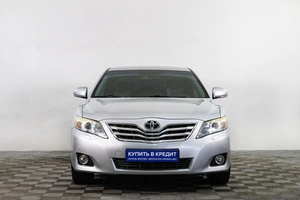 Седан Toyota Camry 2011 года, 2009000 рублей, Сургут