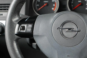 Седан Opel Astra 2007 года, 579000 рублей, Тюмень