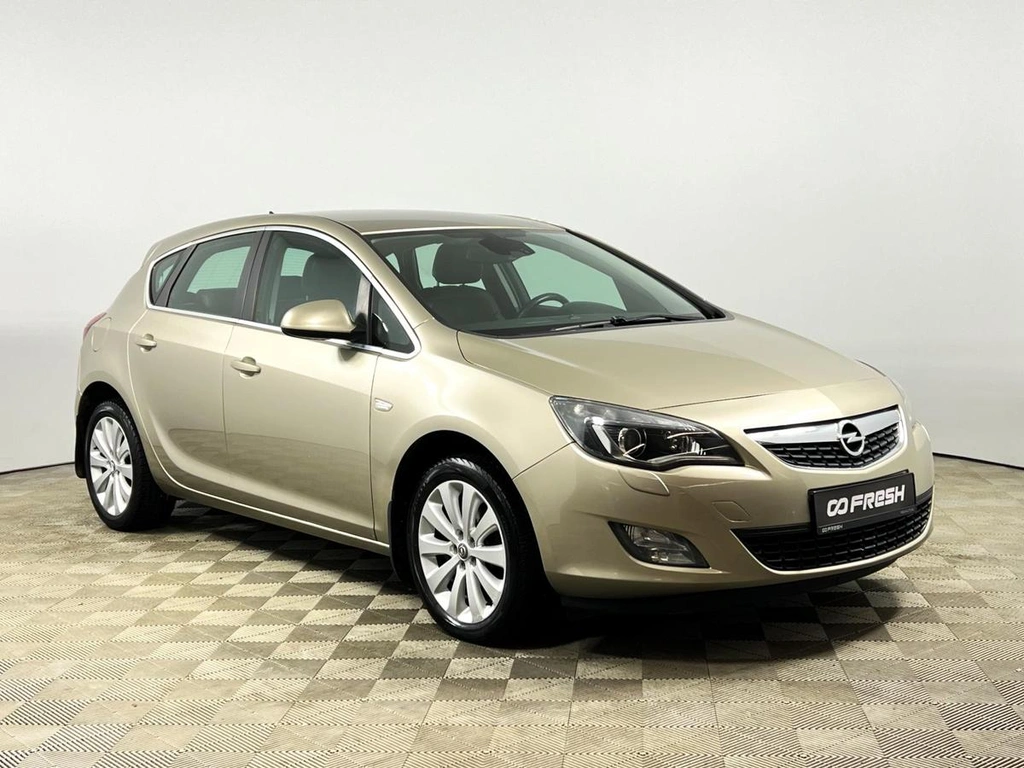 Хетчбэк Opel Astra 2011 года, 779900 рублей, Казань