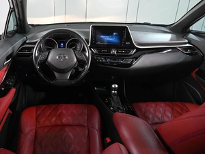 Внедорожник Toyota C-HR 2018 года, 2399000 рублей, Аксай