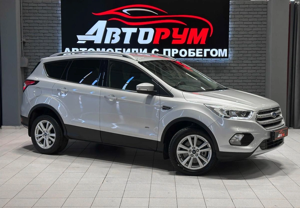 Внедорожник Ford Kuga 2018 года, 1650000 рублей, Красноярск