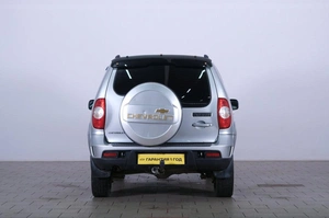 Внедорожник Chevrolet Niva 2016 года, 589000 рублей, Омск