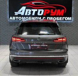 Внедорожник Volkswagen Touareg 2019 года, 4000000 рублей, Красноярск