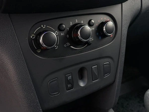 Хетчбэк Renault Sandero 2014 года, 777000 рублей, Орёл