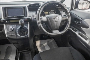 Минивэн Toyota Wish 2009 года, 1489000 рублей, Барнаул