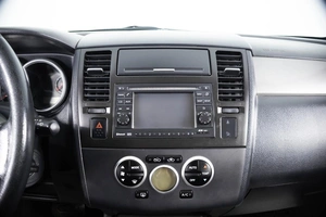 Хетчбэк Nissan Tiida 2013 года, 899000 рублей, Пермь