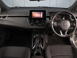 Хетчбэк Toyota Corolla 2018 года, 1750000 рублей, Омск
