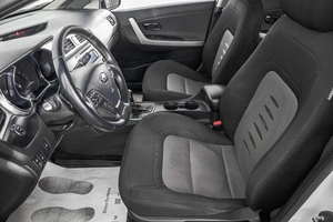 Хетчбэк Kia Ceed 2015 года, 929000 рублей, Барнаул