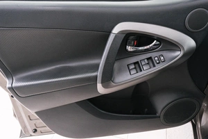 Внедорожник Toyota RAV4 2012 года, 1649000 рублей, Красноярск