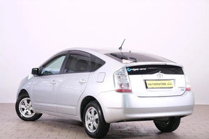 Лифтбек Toyota Prius 2008 года, 729000 рублей, Омск