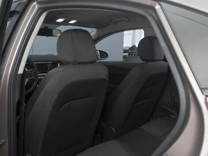 Седан Hyundai Solaris 2017 года, 1066777 рублей, Омск