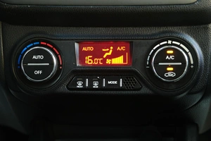 Хетчбэк Kia Rio 2013 года, 619000 рублей, Омск