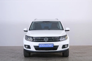 Внедорожник Volkswagen Tiguan 2012 года, 1319000 рублей, Омск