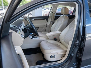 Седан Volkswagen Passat 2012 года, 950000 рублей, Волгоград