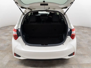 Хетчбэк Toyota Vitz 2019 года, 1080000 рублей, Красноярск