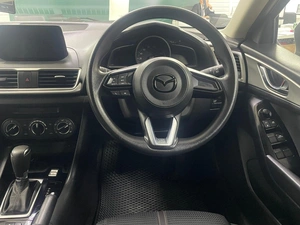 Седан Mazda Axela 2017 года, 1320000 рублей, Ачинск