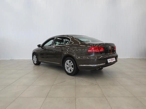 Седан Volkswagen Passat 2014 года, 1380000 рублей, Калуга