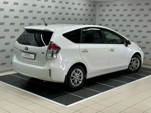 Универсал Toyota Prius Alpha 2017 года, 1690000 рублей, Красноярск