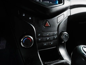 Седан Chevrolet Cruze 2011 года, 799000 рублей, Воронеж