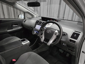 Универсал Toyota Prius Alpha 2011 года, 1100000 рублей, Красноярск