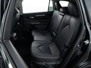 Внедорожник Toyota Highlander 2021 года, 4298055 рублей, Москва