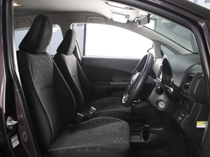 Хетчбэк Toyota Ractis 2013 года, 1070000 рублей, Омск