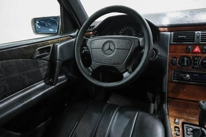 Седан Mercedes-benz E-класс 1998 года, 499000 рублей, Новокузнецк