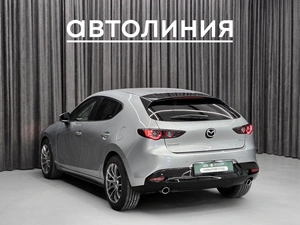 Хетчбэк Mazda 3 2021 года, 1669000 рублей, Красноярск