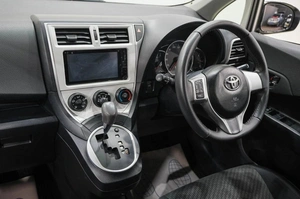 Хетчбэк Toyota Ractis 2012 года, 849000 рублей, Новокузнецк