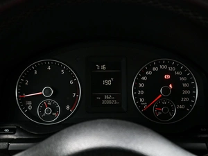 Седан Volkswagen Jetta 2010 года, 679000 рублей, Волгоград