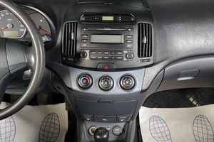 Седан Hyundai Elantra 2009 года, 549000 рублей, Тюмень