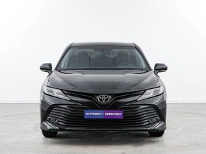 Седан Toyota Camry 2020 года, 2299050 рублей, Москва
