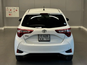 Хетчбэк Toyota Vitz 2019 года, 997000 рублей, Красноярск