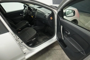 Седан Renault Logan 2017 года, 790000 рублей, Курск