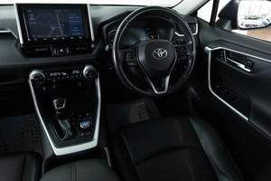 Внедорожник Toyota RAV4 2019 года, 2949000 рублей, Красноярск