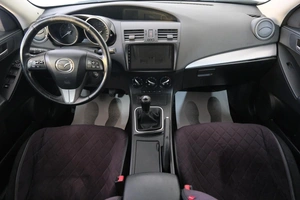 Хетчбэк Mazda 3 2012 года, 799000 рублей, Омск