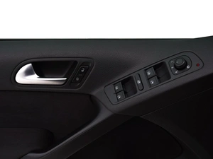 Внедорожник Volkswagen Tiguan 2016 года, 1740000 рублей, Тверь